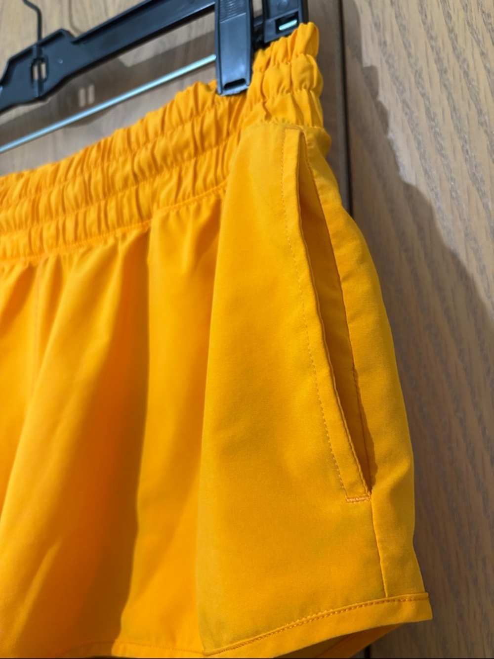 Offline Aerie Women’s Bright Orange low rise Elastic-Waist Active Shorts Meduim - Picture 3 of 8